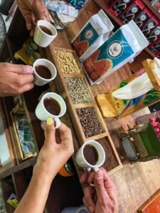 Graffitour- Comuna 13- Caminando con Nando