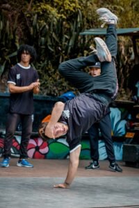 Graffitour- Comuna 13- Caminando con Nando